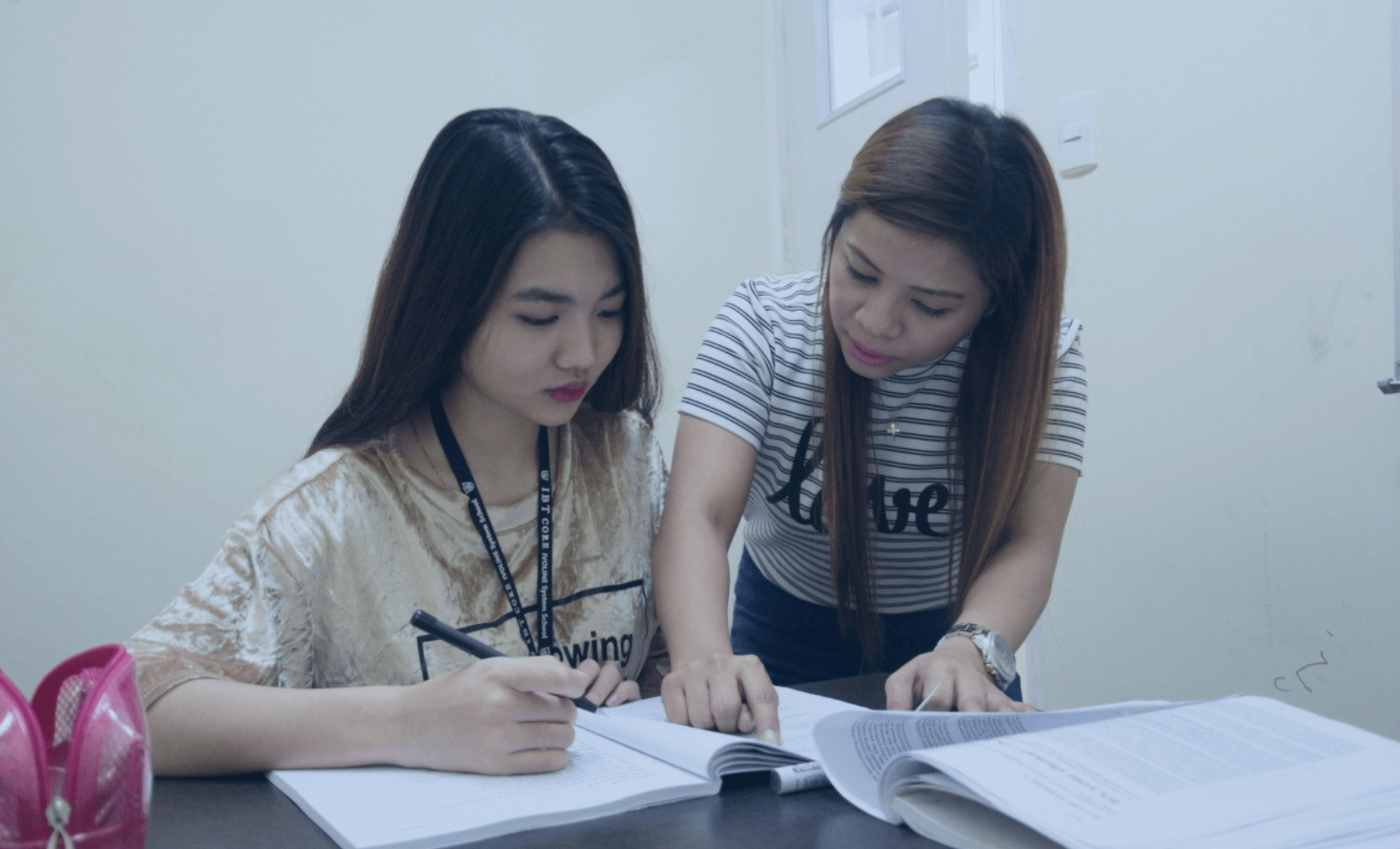 マンツーマン英語レッスン風景