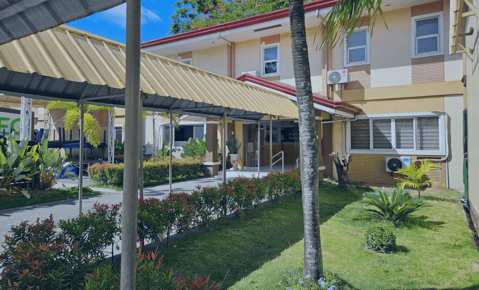 学内（校庭）の様子