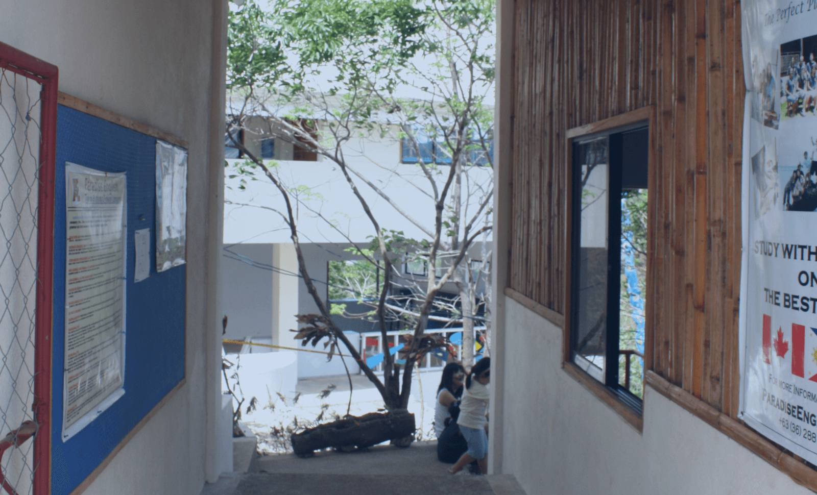 学校エントランス