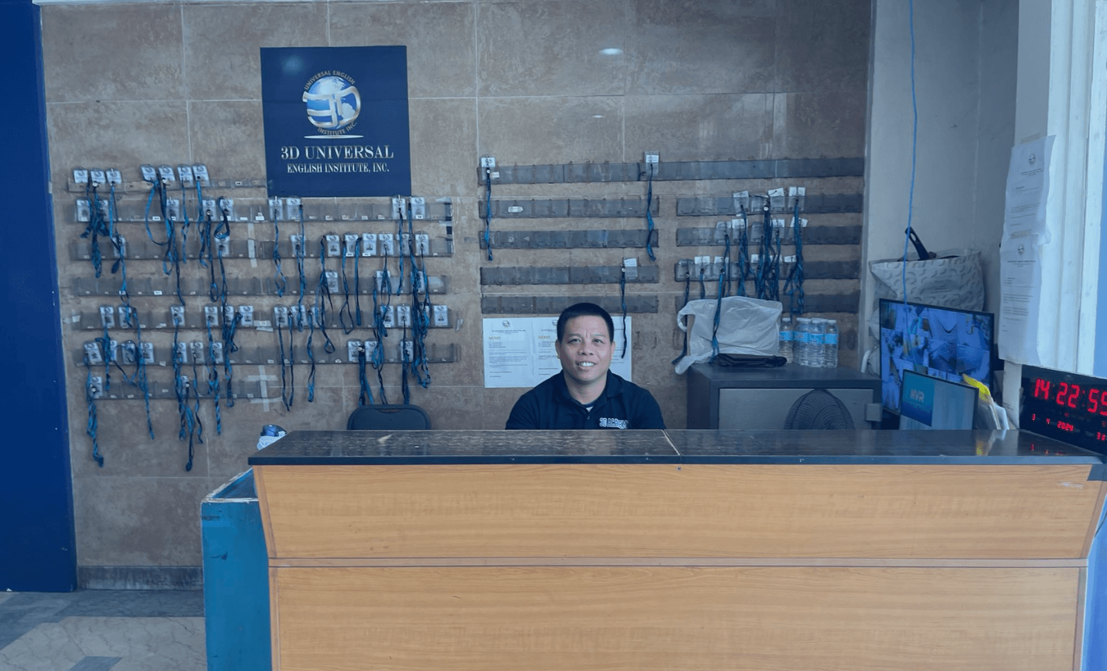 学校エントランス